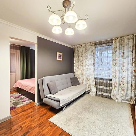 Nadezhda Apartments On The Nauryzbai Batyr 82 Alma-Ata Buitenkant foto