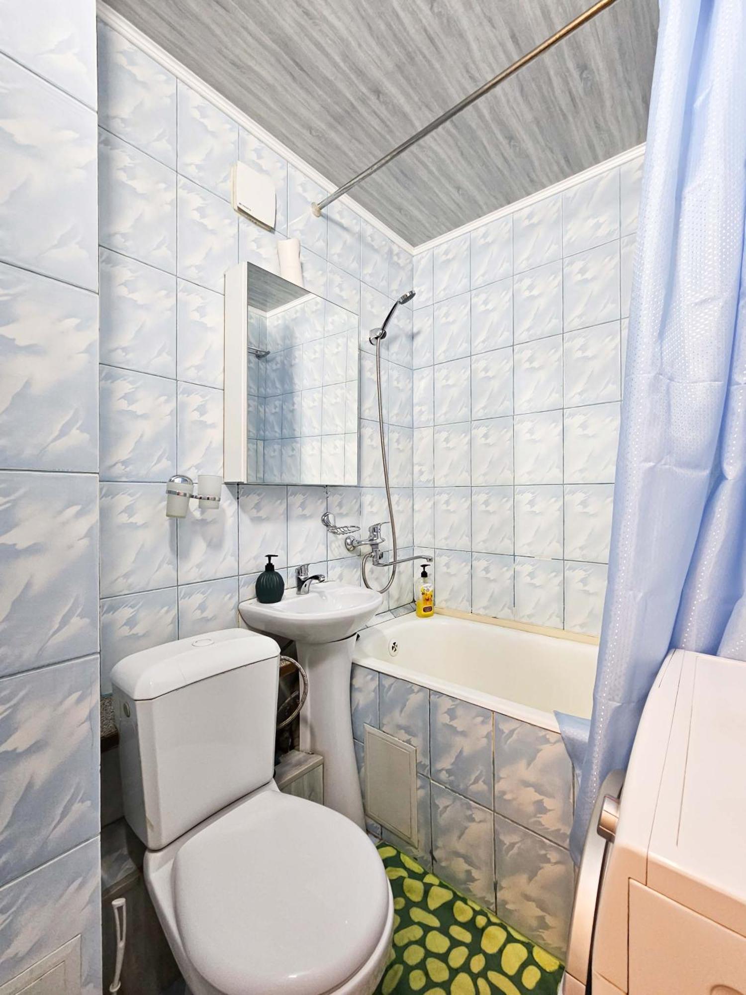 Nadezhda Apartments On The Nauryzbai Batyr 82 Alma-Ata Buitenkant foto